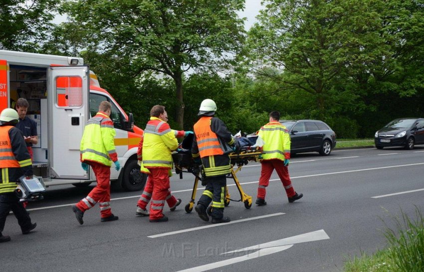 Einsatz Christoph 3 Quadunfall Leverkusen Olof Palmestr 07.jpg